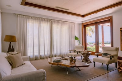 Luxury Villa Photo #40