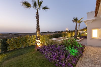 Luxury Villa Photo #7