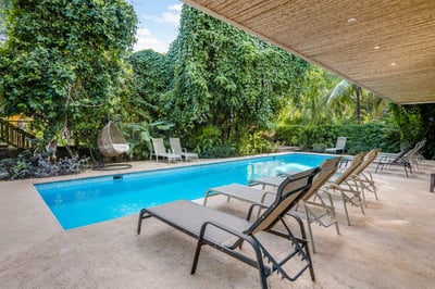 Luxury Villa Photo #3