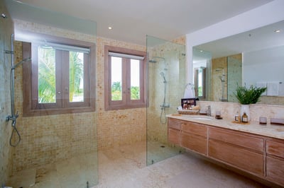 Luxury Villa Photo #55