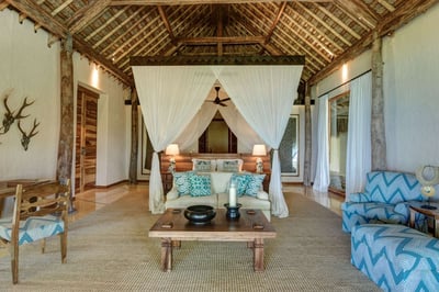 Luxury Villa Photo #9