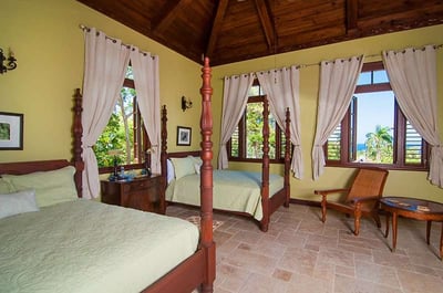 Luxury Villa Photo #22