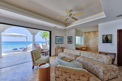 Luxury Villa Photo #12