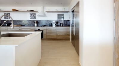 Kitchen & Dining Area