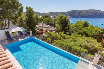 Luxury Villa Photo #6