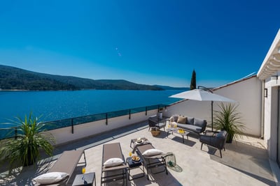Luxury Villa Photo #25