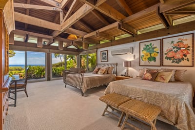 Luxury Villa Photo #33