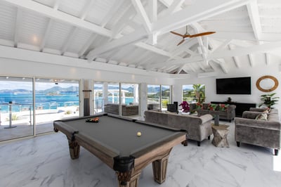 Luxury Villa Photo #17