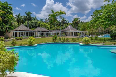 Luxury Villa Photo #3