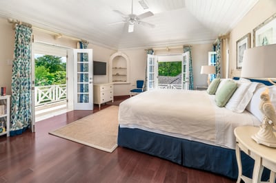Luxury Villa Photo #18