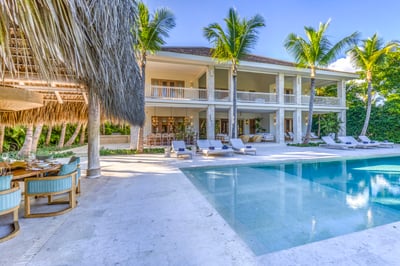 Luxury Villa Photo #4