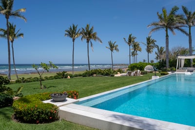 Luxury Villa Photo #6