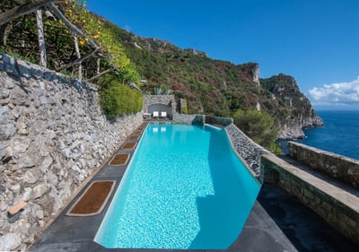 Luxury Villa Photo #7