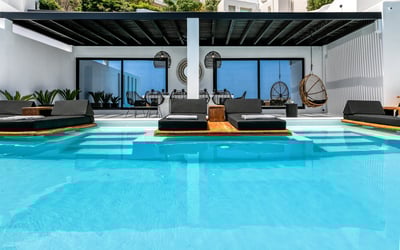 Luxury Villa Photo #4