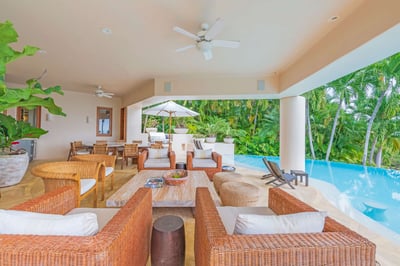 Luxury Villa Photo #4