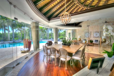 Luxury Villa Photo #18