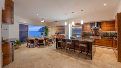 Luxury Villa Photo #25