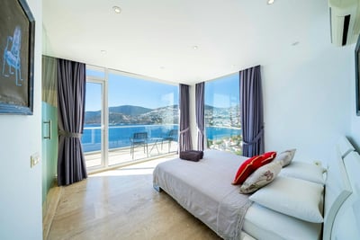 Luxury Villa Photo #27
