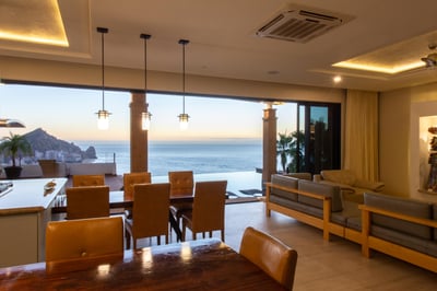 Luxury Villa Photo #13