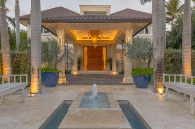 Luxury Villa Photo #50