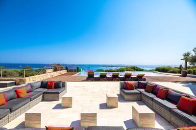 Luxury Villa Photo #3