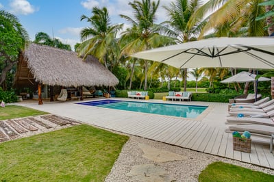 Luxury Villa Photo #2