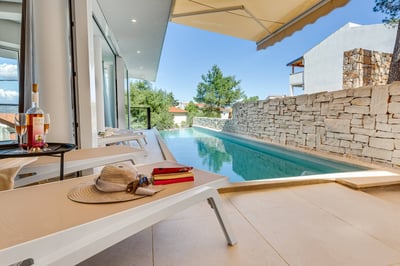 Luxury Villa Photo #10
