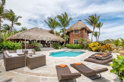 Luxury Villa Photo #3