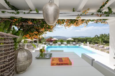 Luxury Villa Photo #11