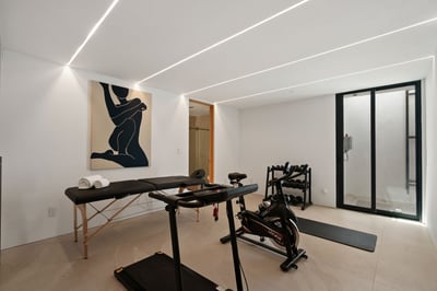 Luxury Villa Photo #30