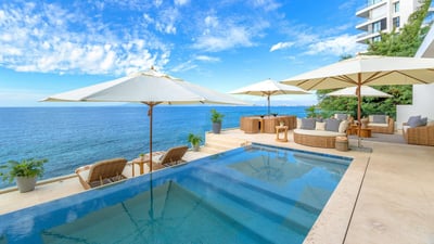 Luxury Villa Photo #18