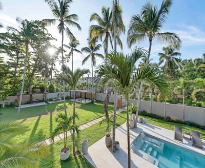 Luxury Villa Photo #3