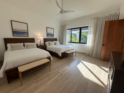 Luxury Villa Photo #24