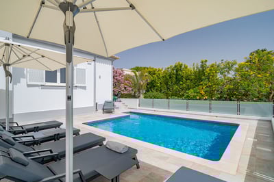 Luxury Villa Photo #4