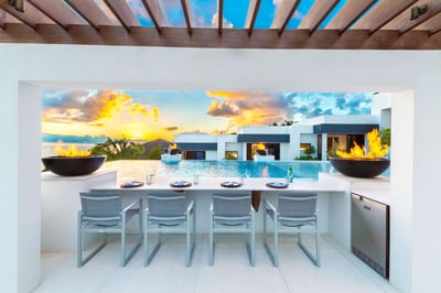 Luxury Villa Photo #9