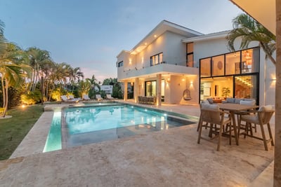 Luxury Villa Photo #6