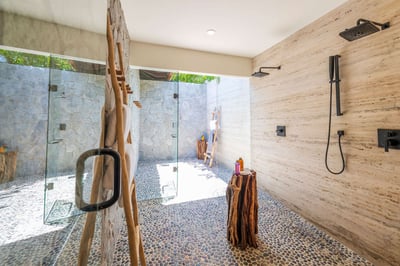 Luxury Villa Photo #28