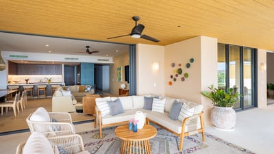 Luxury Villa Photo #3