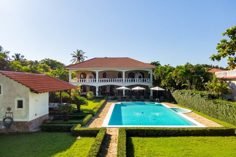 Colonial Beach Villa