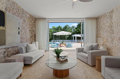 Luxury Villa Photo #22
