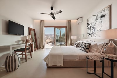Luxury Villa Photo #43