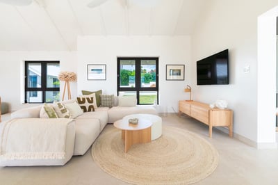 Luxury Villa Photo #7