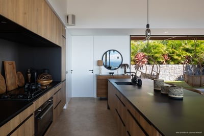 Kitchen & Dining Area
