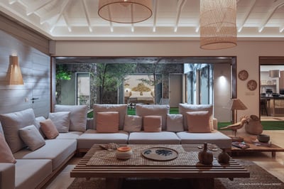 Luxury Villa Photo #12