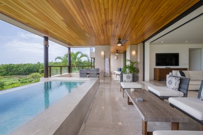Luxury Villa Photo #3