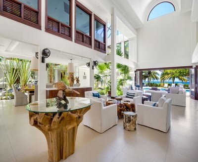 Luxury Villa Photo #26