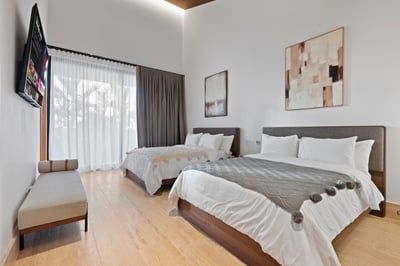 Luxury Villa Photo #39