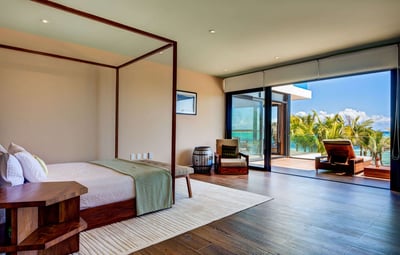 Luxury Villa Photo #18