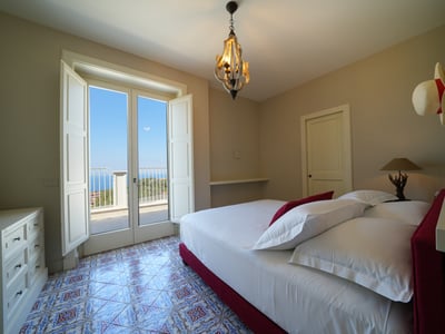 Luxury Villa Photo #23