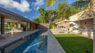 Luxury Villa Photo #13